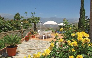 Outdoor dining - Peaceful Home Cortijo La Rijana with Pool, Terrific Views, Terrace, Wi-Fi (Sayalonga)