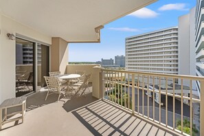 Outdoor dining - Royale Palms 607 Elegant Oceanview w/Pool & Beach (Myrtle Beach)