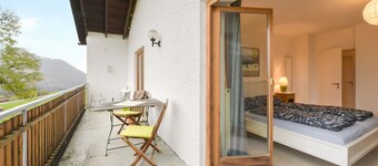 Charming Holiday Apartment “Ferienwohnung Keul” with Mountain View