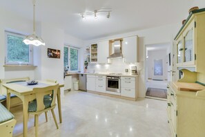 Kühlschrank, Ofen, Herdplatte, Geschirrspüler