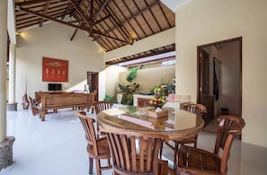 7 Bedroom Villa | In-room dining