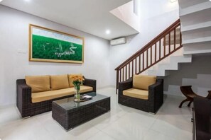 Villa, 3 Bedrooms | Living area