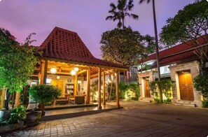 บริเวณภายนอก