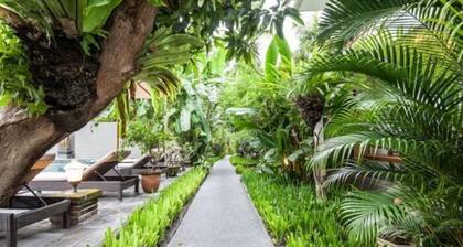 SMV- 2BedGRDN - V4 · 2BR Garden Villa Walk to shops and Beach Legian