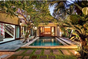 Outdoor pool - Samudra · 6BR Luxury Family Pool Villa Umalas Bali (Kerobokan)