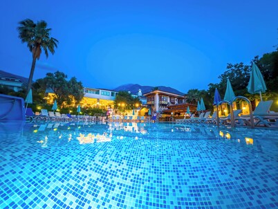 Zehra Holiday Village - Halal Concept