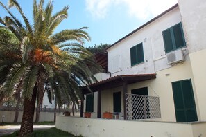 Exterior - Holiday Apartment "Golden River 6" in Excellent Location with Sea View (Marina di Campo)