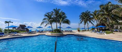 Room, 1 Bedroom, Smoking, Patio | Pool