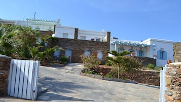Casa, 1 habitación, para fumadores, Terraza | Vista frontal de la propiedad