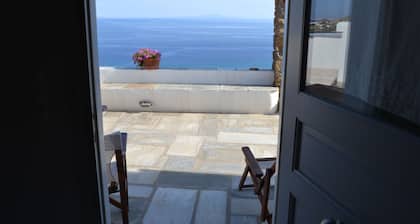 Villa Ioanna Green-grey- Vacation Houses for Rent Close to the Beach