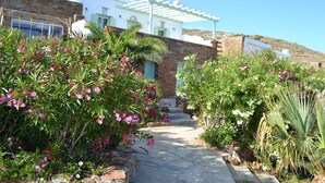 Balcony - Villa Ioanna Green-grey- Vacation Houses for Rent Close to the Beach (Tinos)