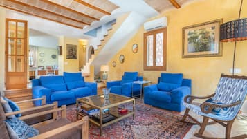 Télévision, lecteur de DVD, chaîne hi-fi