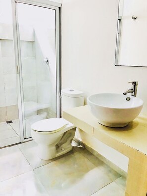 Room, 1 Bedroom, Smoking | Bathroom