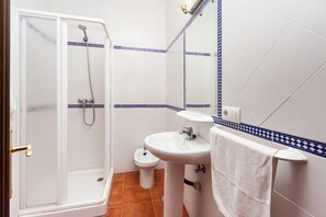 Douche, articles de toilette gratuits