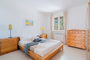 2 Schlafzimmer, Bügeleisen/Bügelbrett, Bettwäsche, Rollstuhlgeeignet