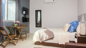 Room, 1 Bedroom, Smoking | Living area - Room-condohotel 5th Avenue Superior #1 S (Playa del Carmen)