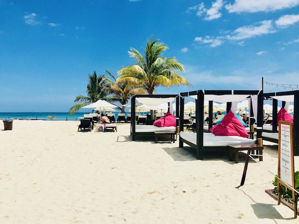 Room, 1 Bedroom, Smoking | Beach