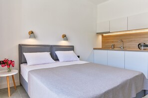 Ropa de cama de alta calidad y muebles diferentes 