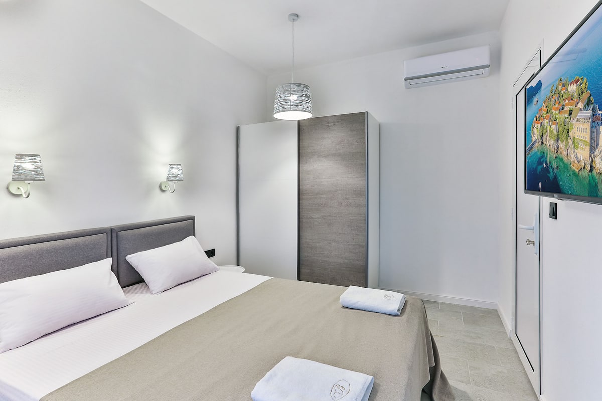 Apartamento | Ropa de cama de alta calidad, sistema de insonorización, wifi gratis