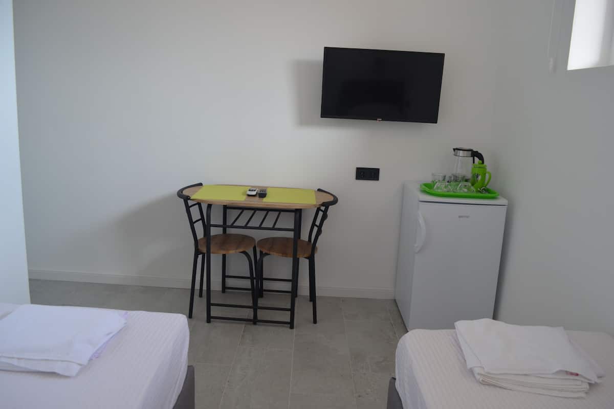 Habitación estándar, 1 habitación | Ropa de cama de alta calidad, sistema de insonorización, wifi gratis
