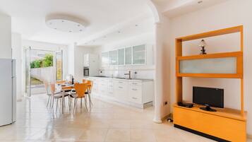 Fridge, oven, stovetop, highchair