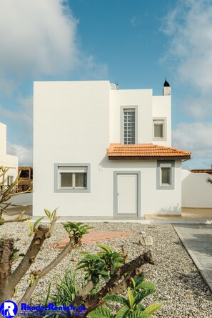 Villa, 4 Bedrooms, Balcony, Garden View | Exterior