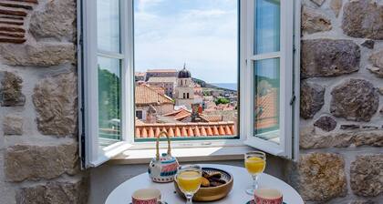 Villa Monte Santo by DuHomes