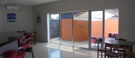 Dagelijks continentaal ontbijt inbegrepen