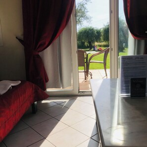 Interior - Room-l'eremo Luxury Studio (Corfu)