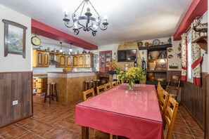 Dining - Holiday Home "Cortijo Rural Puerto Nuevo" with Pool, Garden, Terrace & Wi-Fi (Málaga)