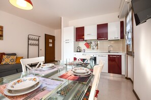 Kühlschrank, Ofen, Herdplatte, Geschirrspüler