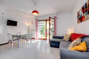 TV - Great Location with Charming Patio - Prato Verde - Girasole (San Felice del Benaco)