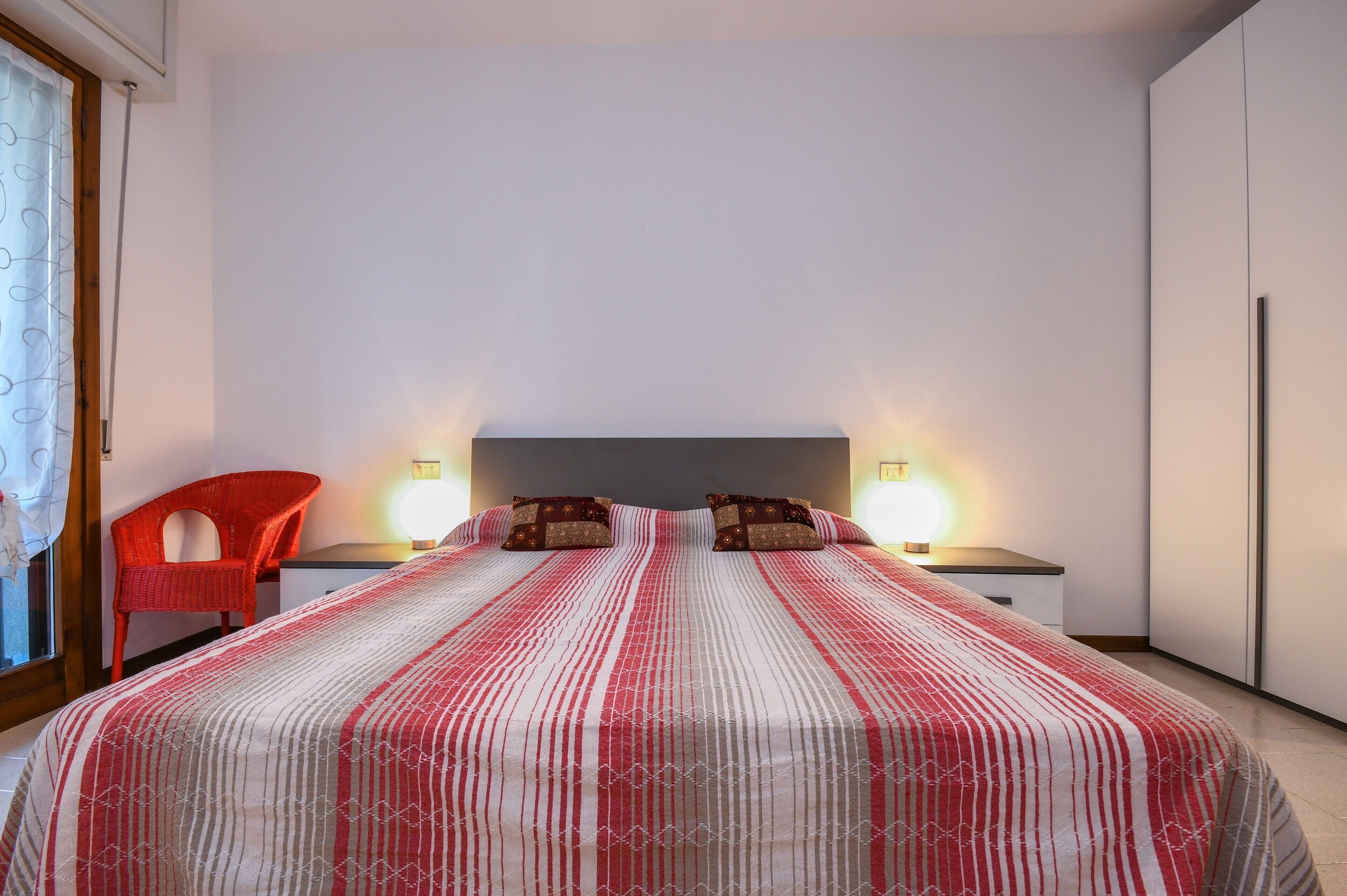 2 makuuhuonetta, silitysrauta/-lauta, ilmainen Wi-Fi, vuodevaatteet