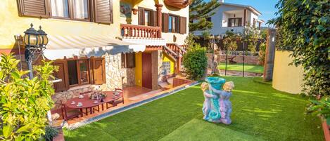 屋外ダイニングエリア