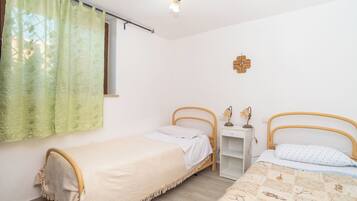 3 Schlafzimmer, Bügeleisen/Bügelbrett, Bettwäsche