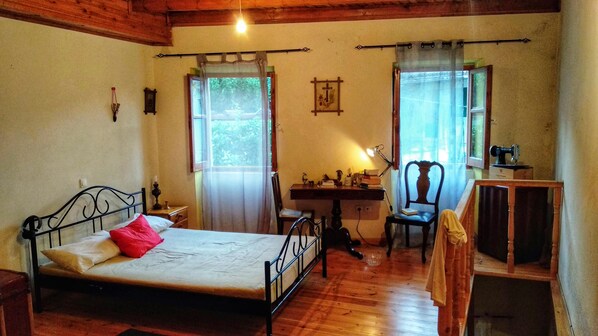 1 bedroom - Traditional Greek Village House, Near the Sea, Corfu, Greece Relaxing Holidays (Corfu)