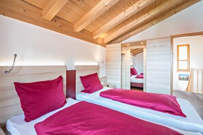 3 chambres, fer et planche à repasser, Wi-Fi gratuit, draps fournis