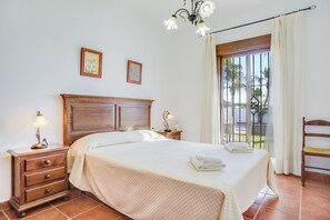 2 bedrooms, iron/ironing board, free WiFi, bed sheets - Charming Villanueva 3 House with Private Pool, Terrace, Garden & Wi-Fi (Conil de la Frontera)