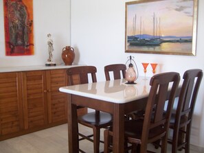 Villa, 3 chambres, fumeur, balcon | Restauration