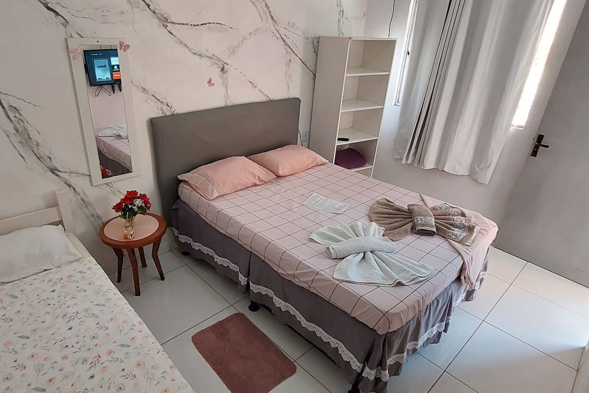 Bureau, Wi-Fi gratuit, draps fournis