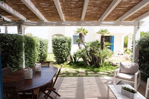 House, 2 Bedrooms | Terrace/patio