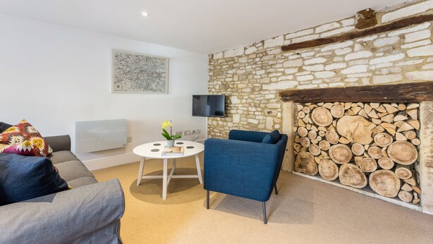Traditional Apartment, 5 Bedrooms | Living area - Charming Cotswold Getaway Apartments in Burford (Burford)