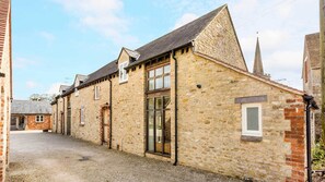 Exterior - Collection of five spacious barns near Faringdon (Faringdon)