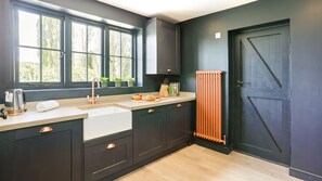 Cottage Tradition, 6 chambres | Cuisine privée | Grand réfrigérateur, micro-ondes, four, plaque de cuisson