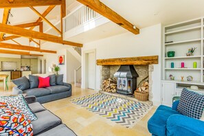 Traditional-Ferienhaus, 4 Schlafzimmer | Wohnzimmer | Kamin