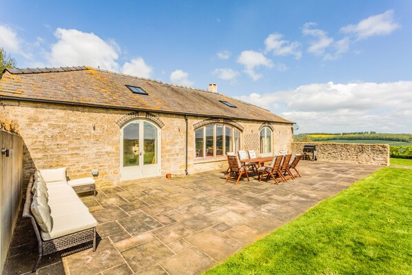 Traditional Cottage, 4 Bedrooms | Terrace/patio