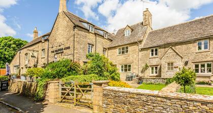 Quintessential Cotswold Cottage near Cirencester