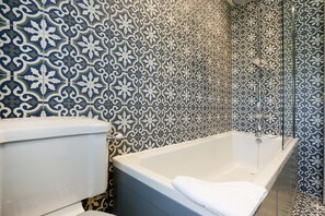 Traditional-Ferienhaus, 3 Schlafzimmer | Badezimmer | Duschwanne, Haartrockner, Handtücher