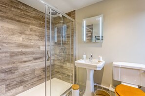 Luxury Cottage, 4 Bedrooms | Bathroom
