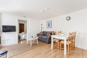 Traditional Apartment, 1 Bedroom | Living room - Stylish Cotswold Apartment in Central Burford (Burford)